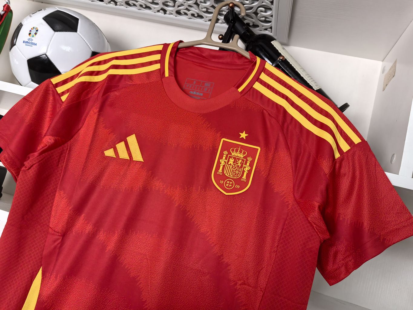 24-25 Spain Home Fans Soccer Jersey
