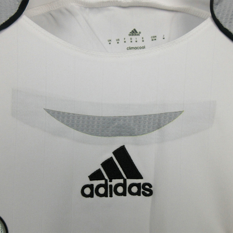 2006-2007 RMA Home Retro Soccer Jersey