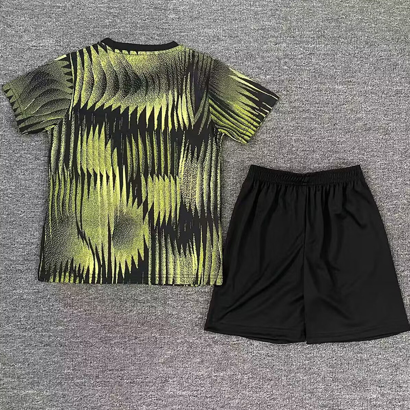 25-26 Leeds United Green Black Kids Training