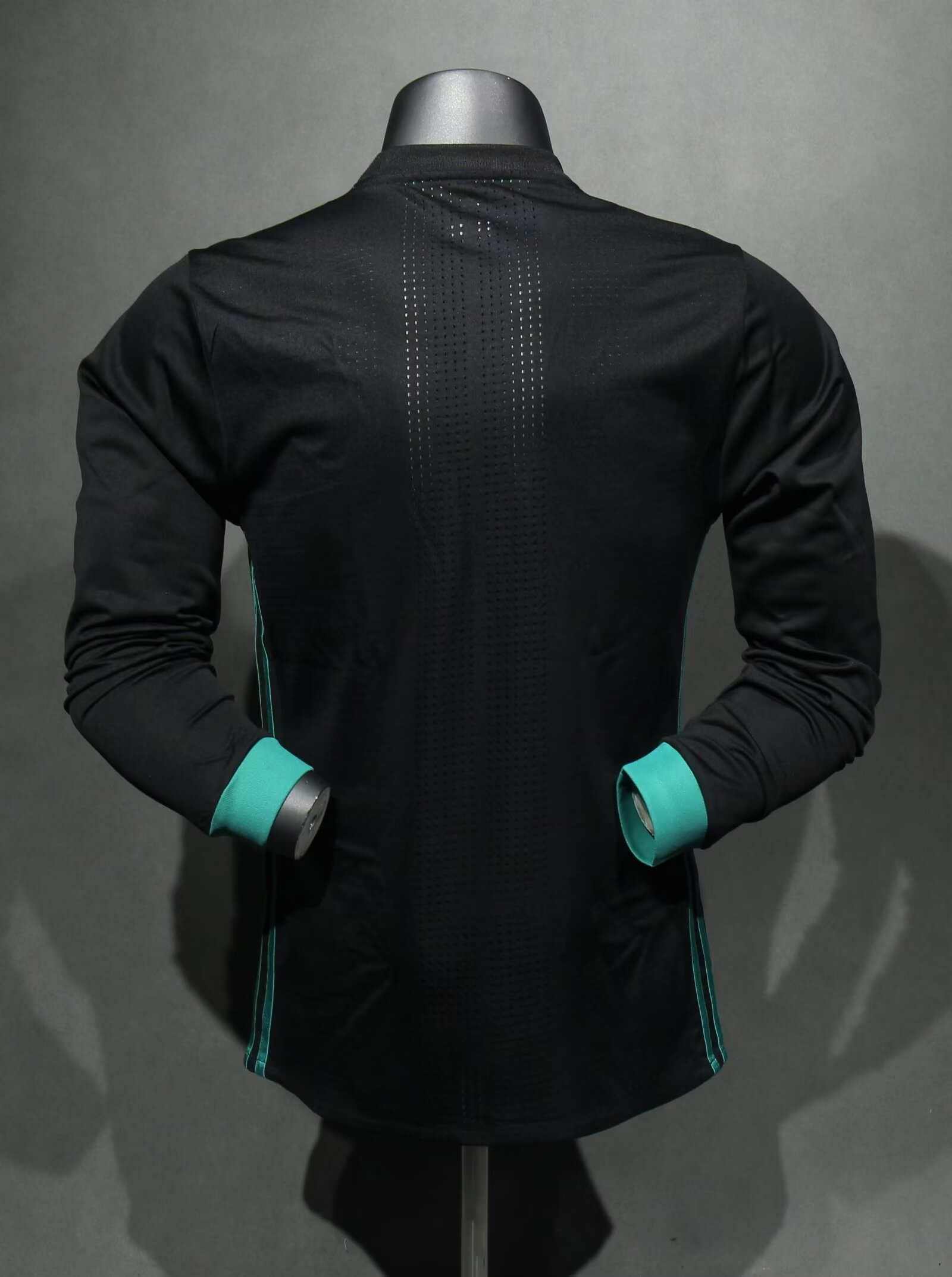 2017-2018 RMA Away Player Version 长袖球员 Long Sleeve Retro Soccer Jersey