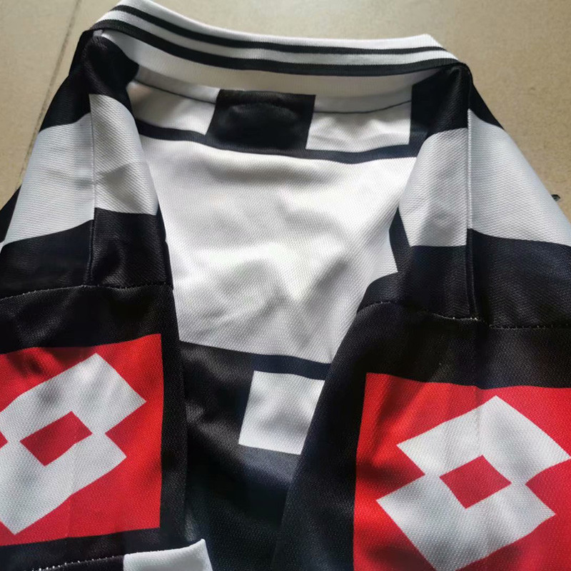 2001-2002 JUV Home Retro Soccer Jersey