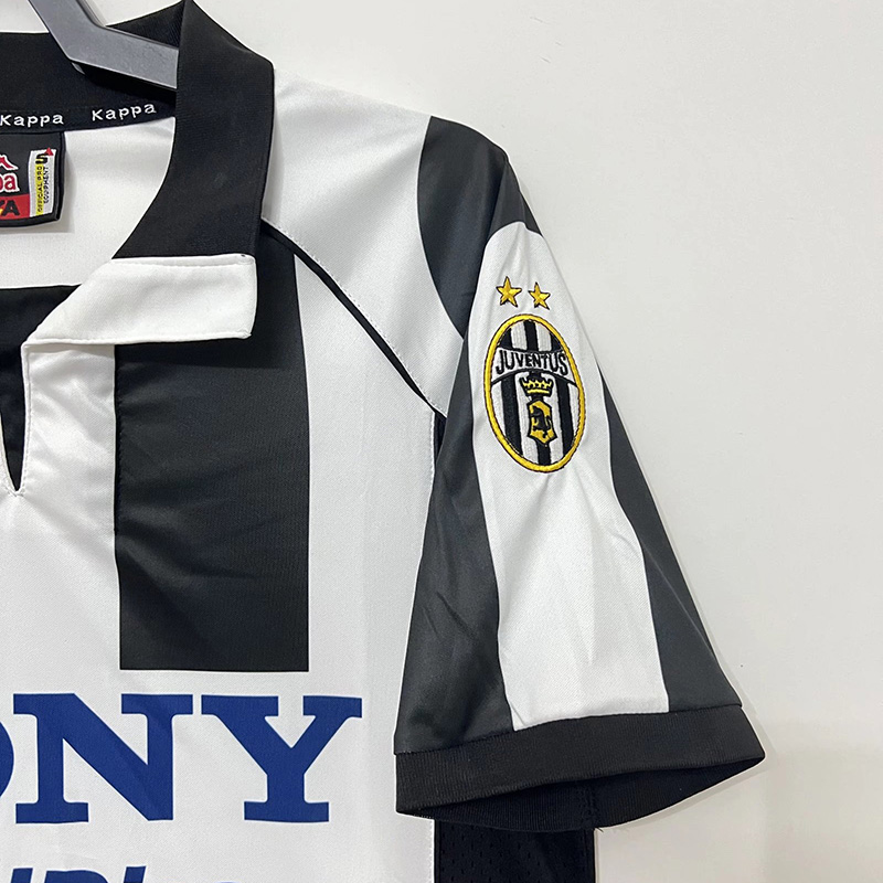 1997-1998 JUV Home Retro Soccer Jersey