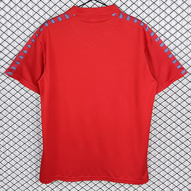 1983 Osasuna Home Retro Soccer Jersey (带章)