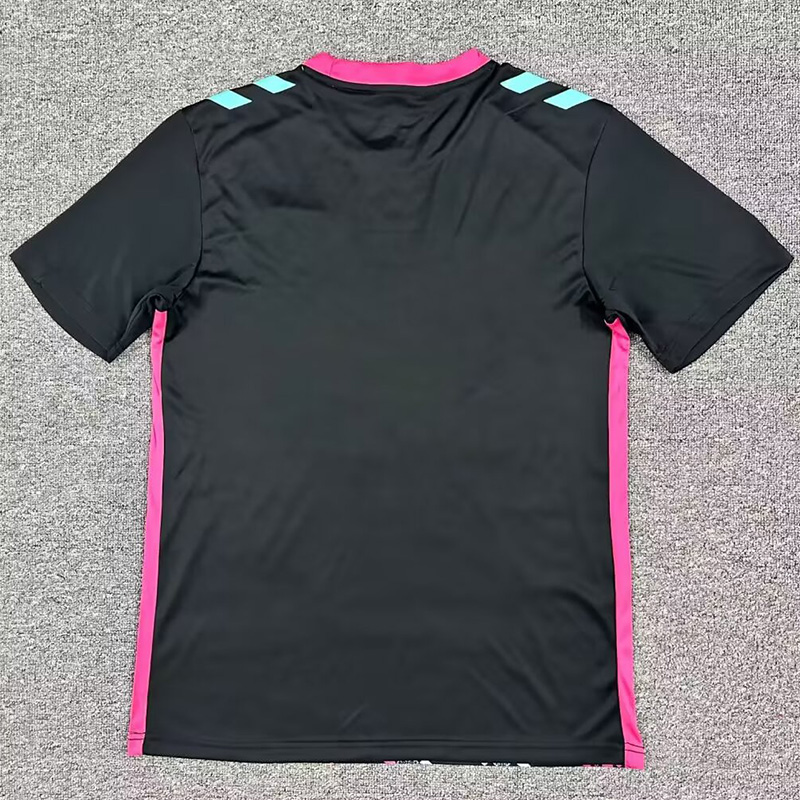 25-26 Sunderland Black GoalKeeper Soccer Jersey